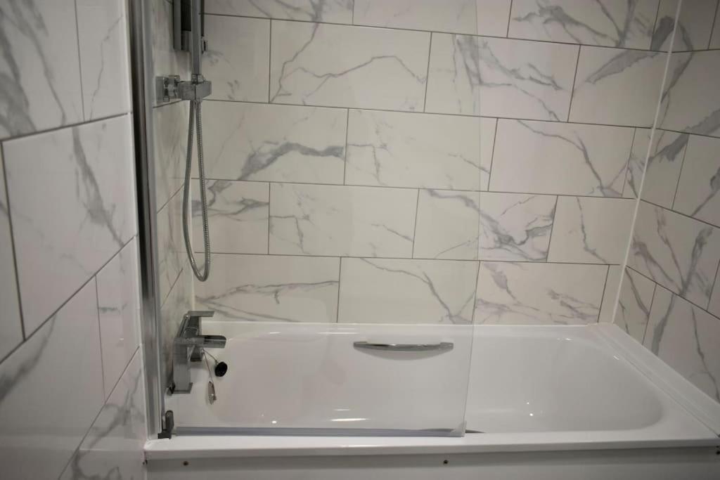 Tottenham Hotspurs Stays At The Gascoigne Suite London Eksteriør bilde