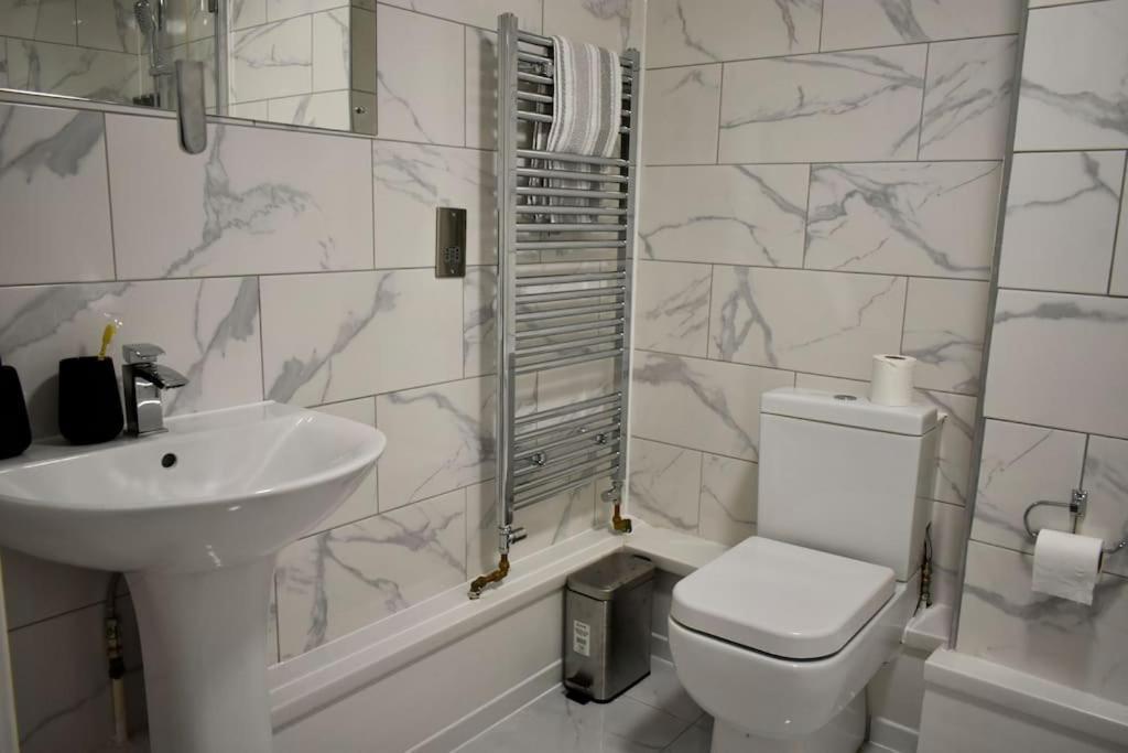 Tottenham Hotspurs Stays At The Gascoigne Suite London Eksteriør bilde