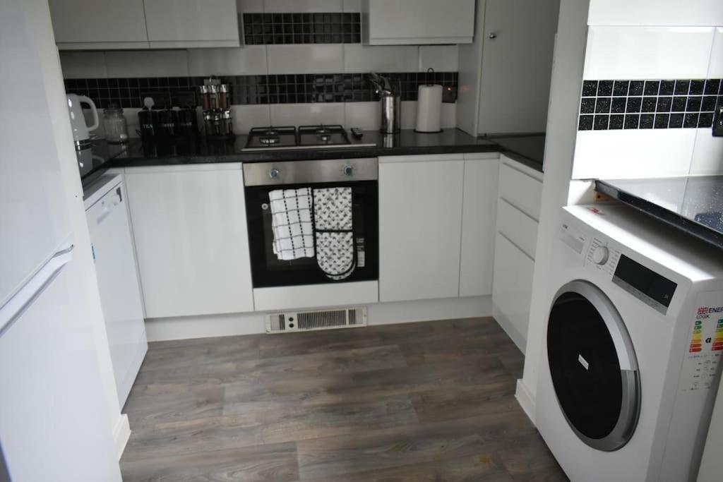 Tottenham Hotspurs Stays At The Gascoigne Suite London Eksteriør bilde