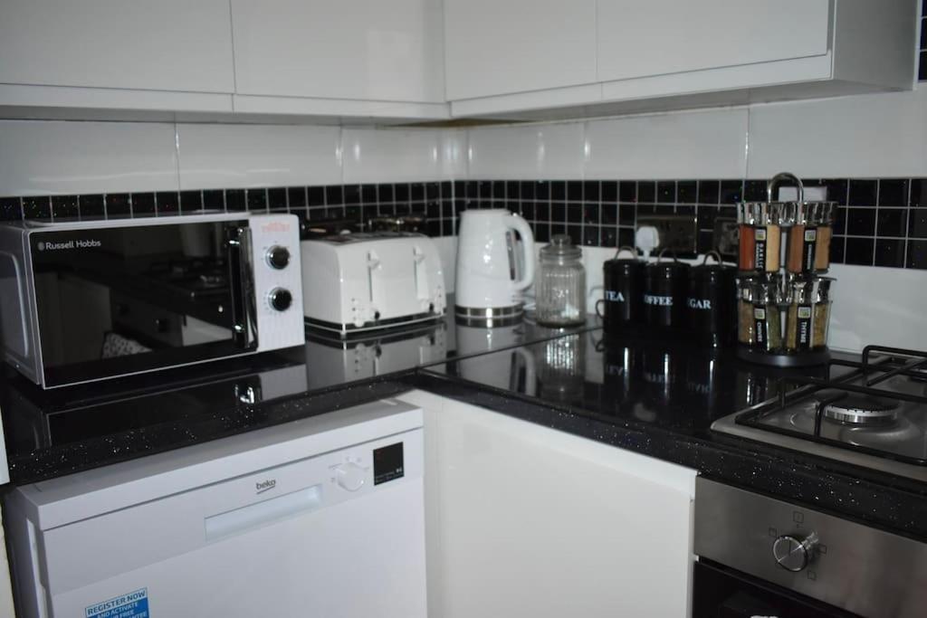 Tottenham Hotspurs Stays At The Gascoigne Suite London Eksteriør bilde